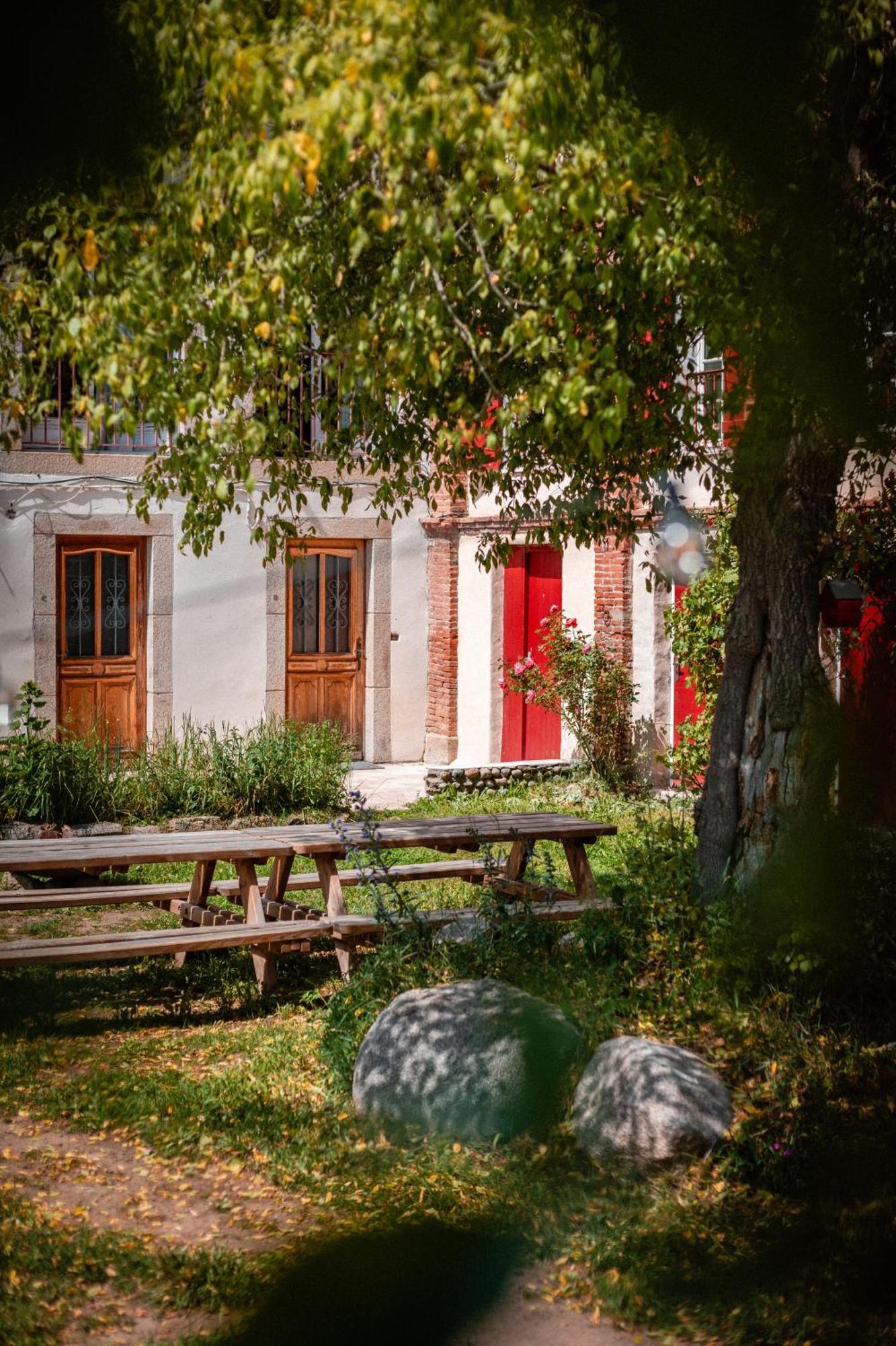 La Grande Maison Rouge Angoustrine Exteriér fotografie